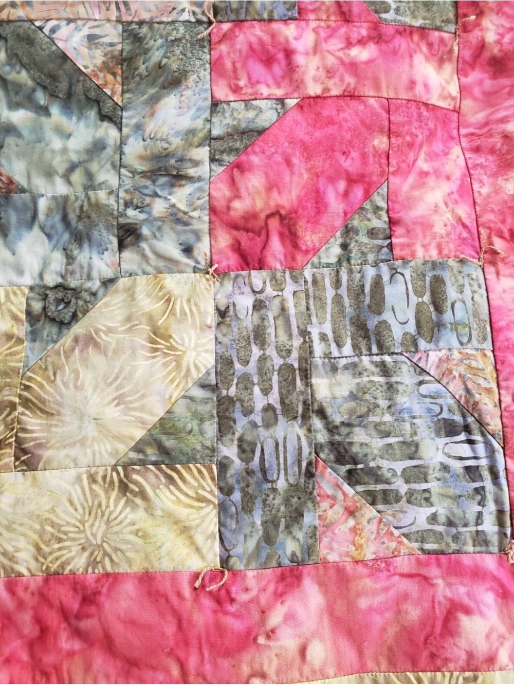 Vintage Beautiful Handmade Quilt 60”x50” - Picture 2 of 8